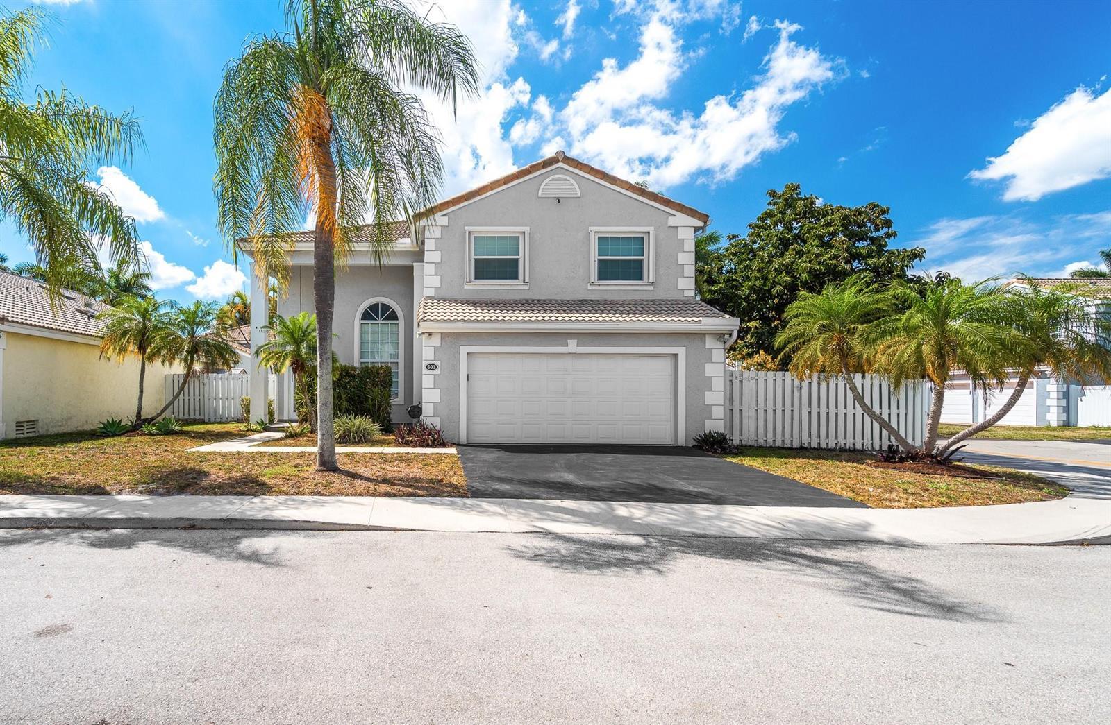 601 Lakeshore Terrace, Davie FL 33325