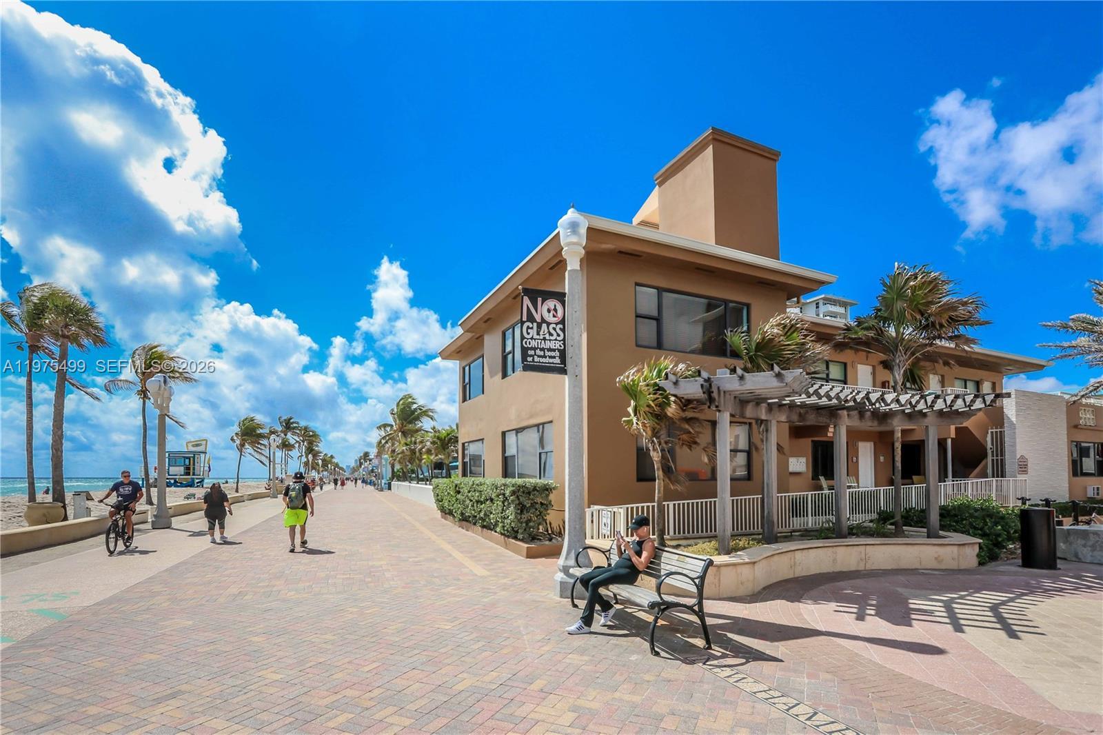 302 New Hampshire St, Hollywood FL 33019