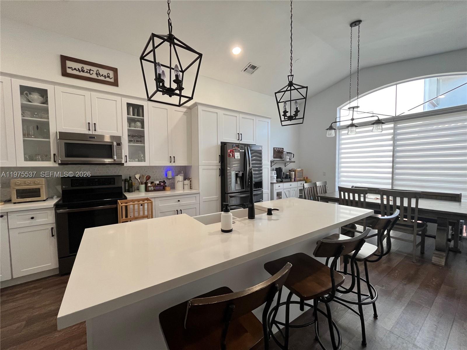 17901 NW 19th St, Pembroke Pines FL 33029 photo 2