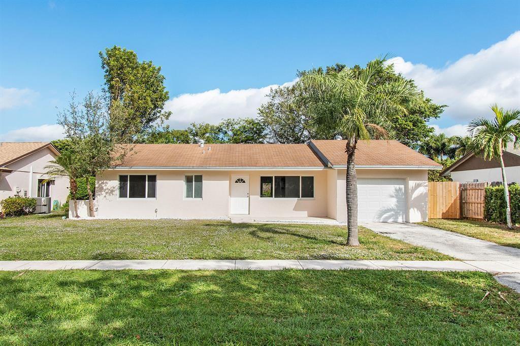 9611 Saddlebrook Drive, Boca Raton FL 33496
