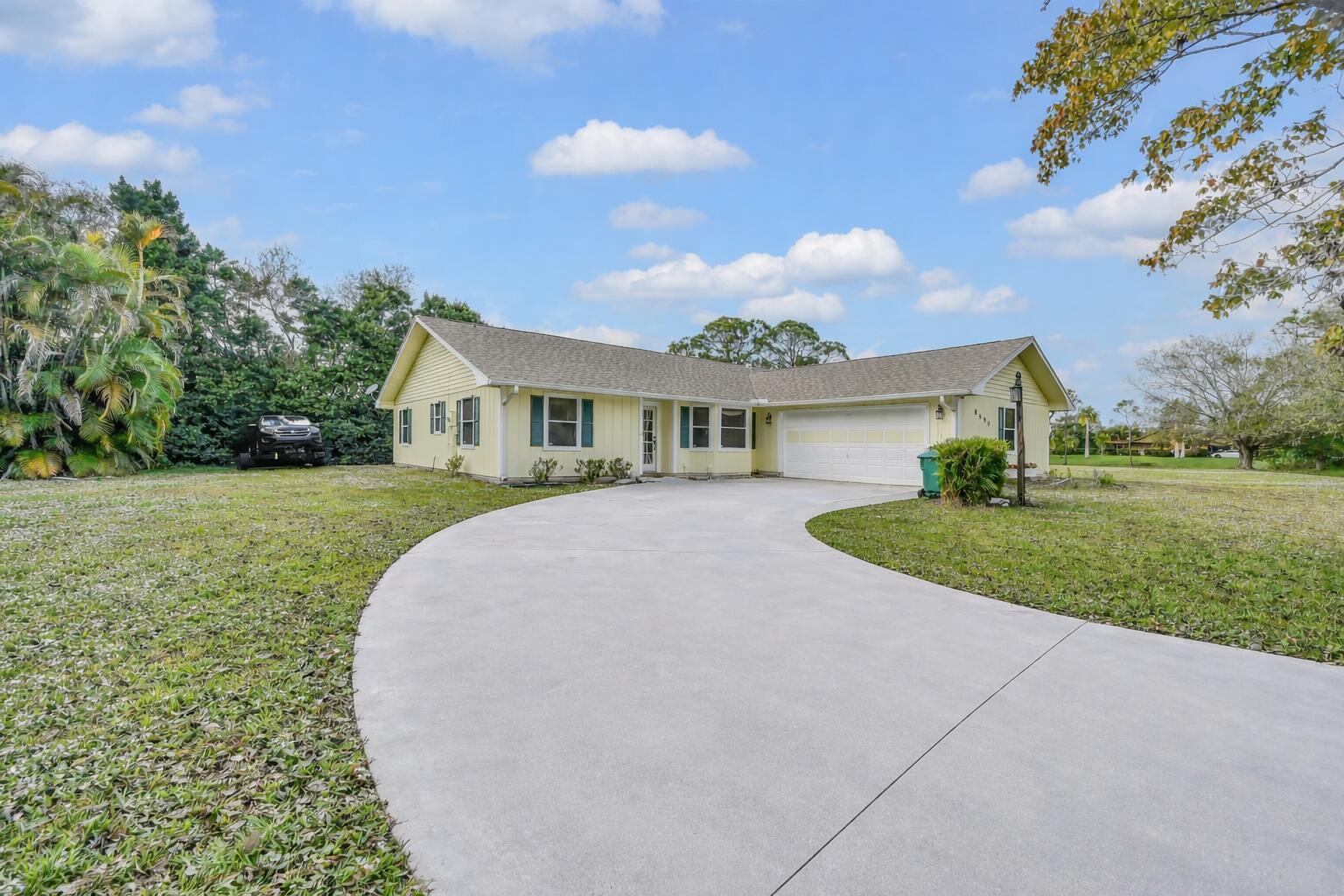 8690 Shadylake Lane, Fort Pierce FL 34947 photo 3
