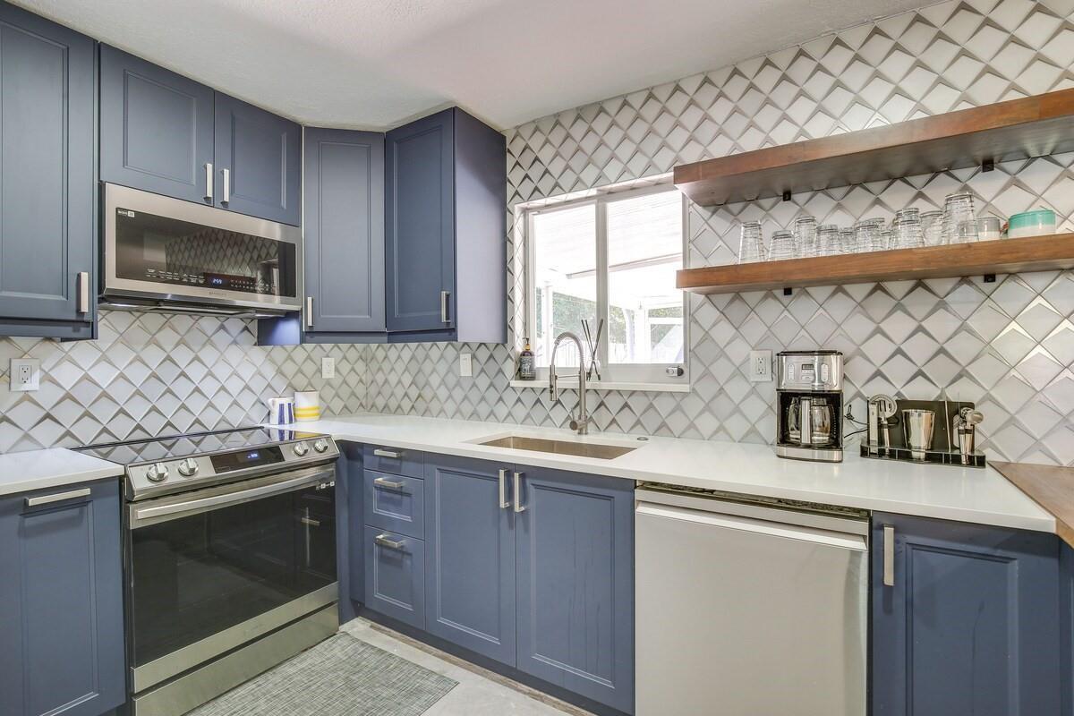 3530 NE 13th Avenue, Oakland Park FL 33334 photo 3