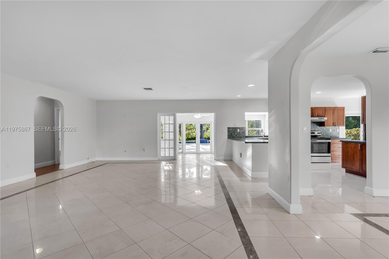 8700 SW 64th Ave, Pinecrest FL 33156 photo 5