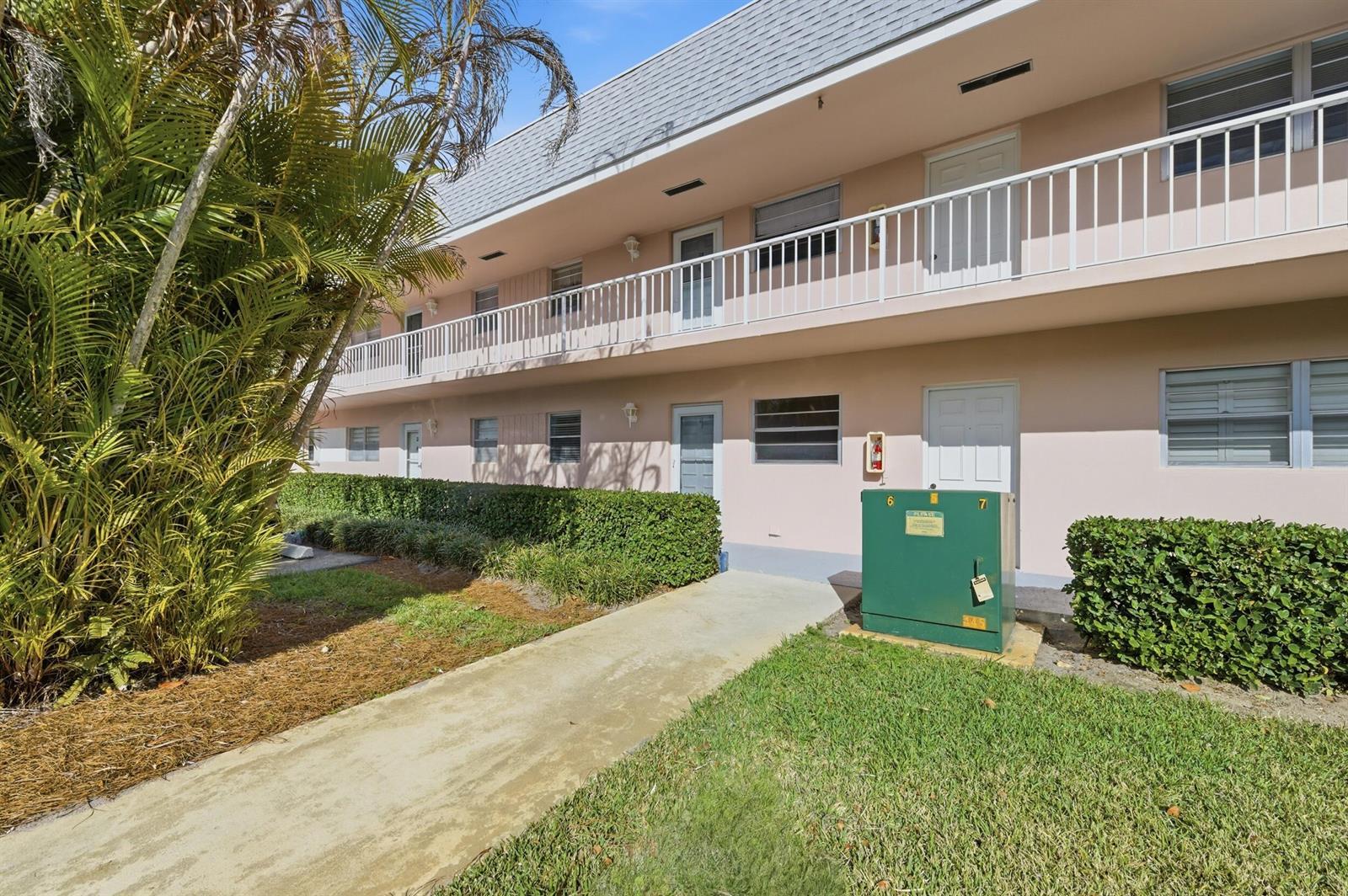 18081 SE Country Club Drive # 23, Jupiter FL 33469 photo 3