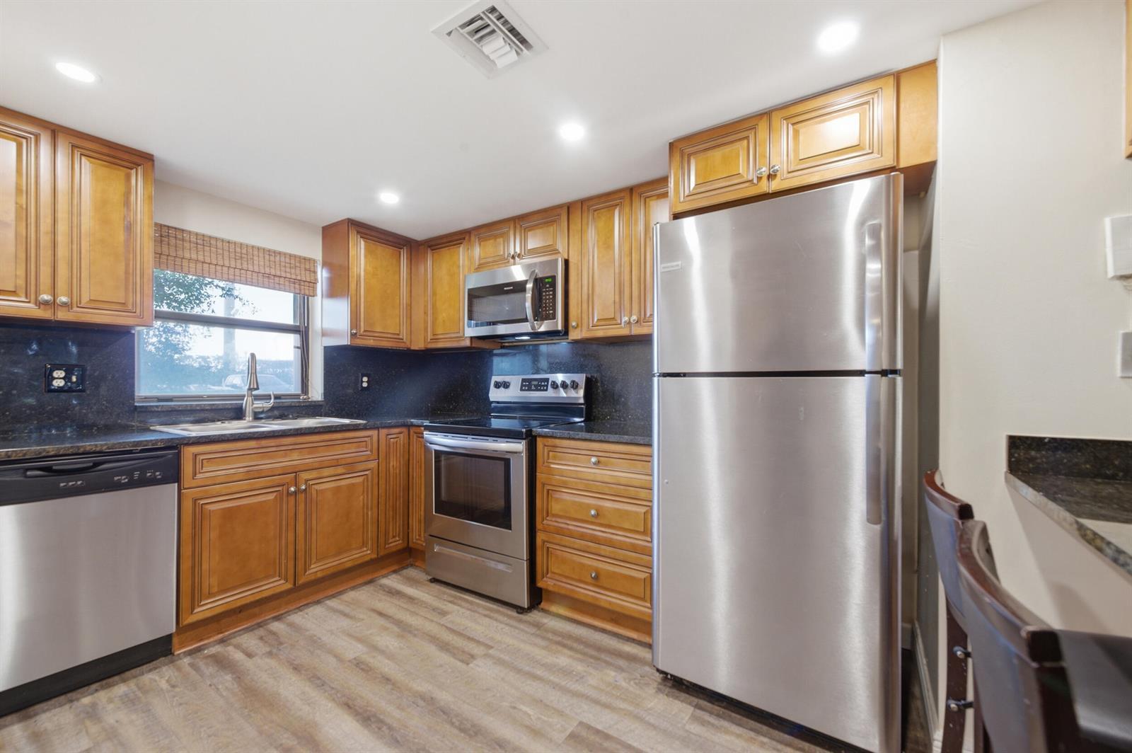 1981 W Woolbright Road # E101, Boynton Beach FL 33426