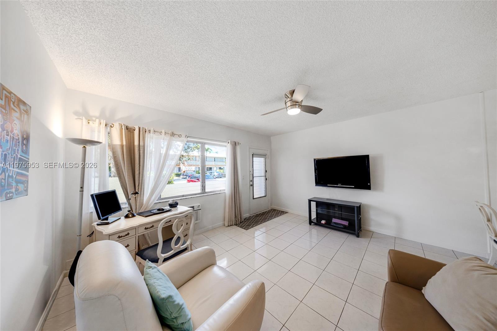 1015 SW 11th Ave # 5K, Hallandale Beach FL 33009 photo 4