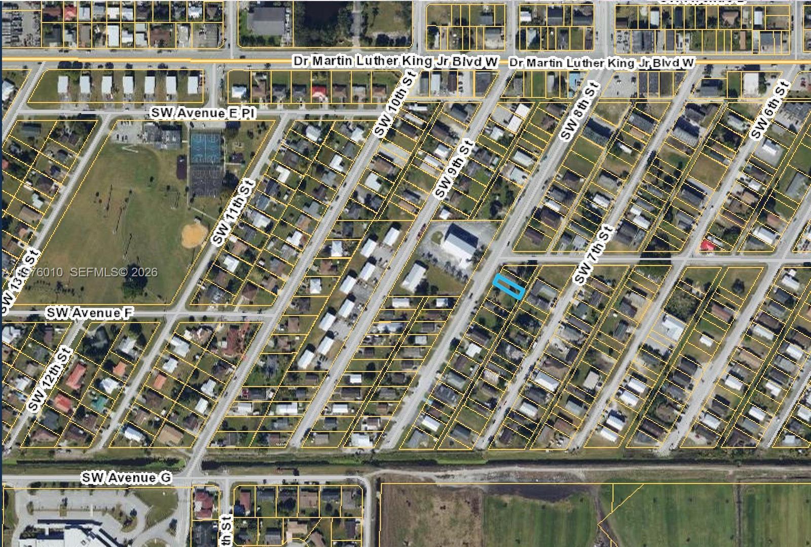 609 SW 8th St, Belle Glade FL 33430 photo 5