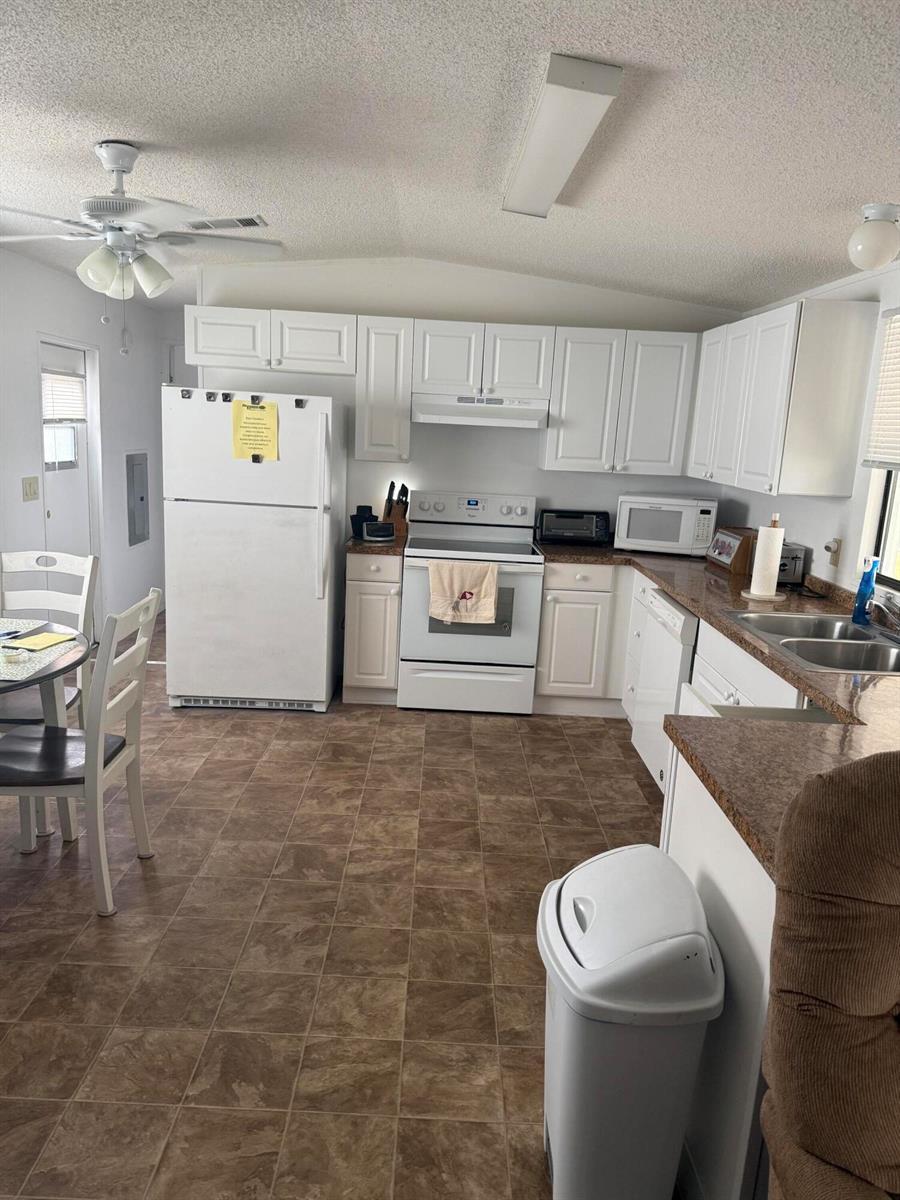 1 SE Gorda Way, Port St. Lucie FL 34952 photo 5