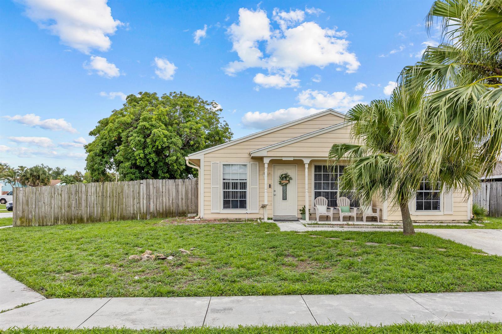 10552 Bobbie Lane, Royal Palm Beach FL 33411