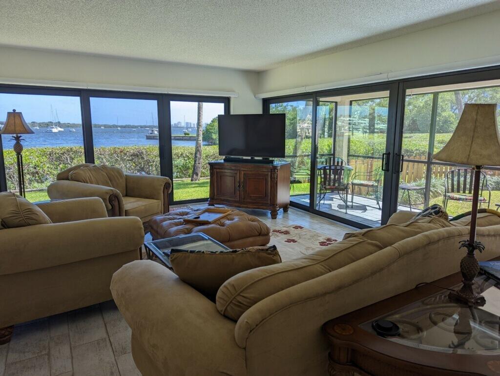 1640 Twelve Oaks Way # 101, North Palm Beach FL 33408 photo 4