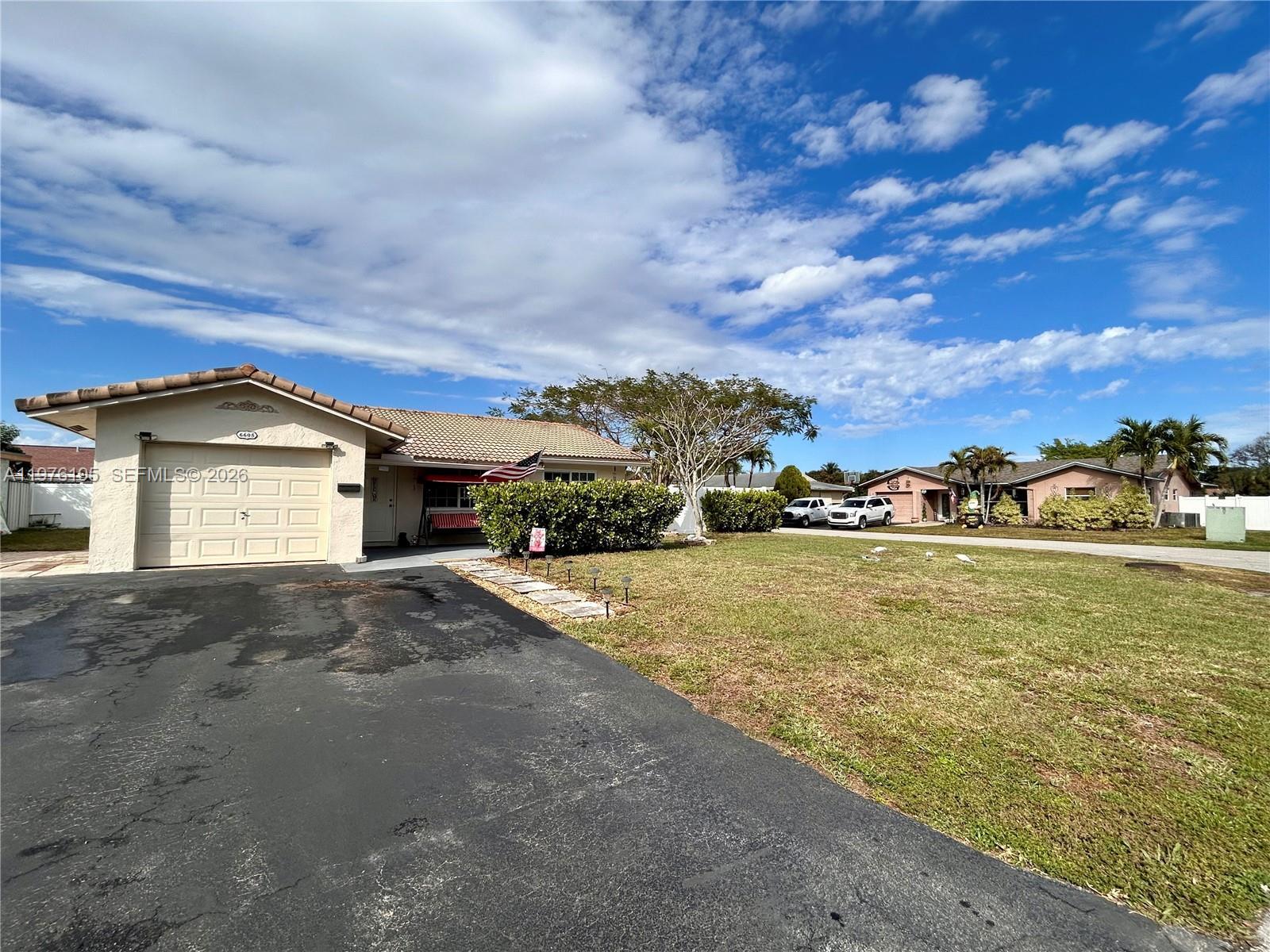 6605 NW 76th St, Tamarac FL 33321 photo 2