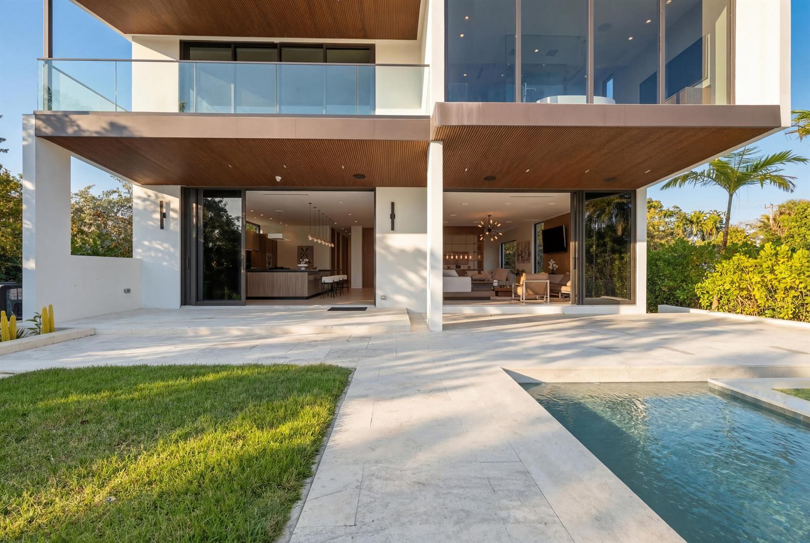 930 S Shore Drive, Miami Beach FL 33141 photo 3