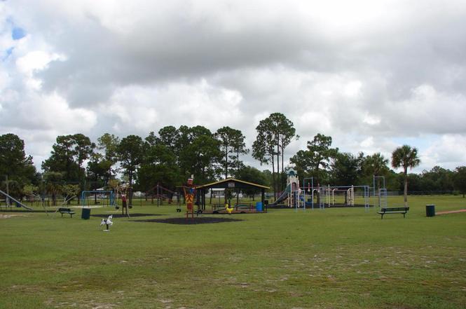 724 Woodland, Clewiston FL 33440 photo 3