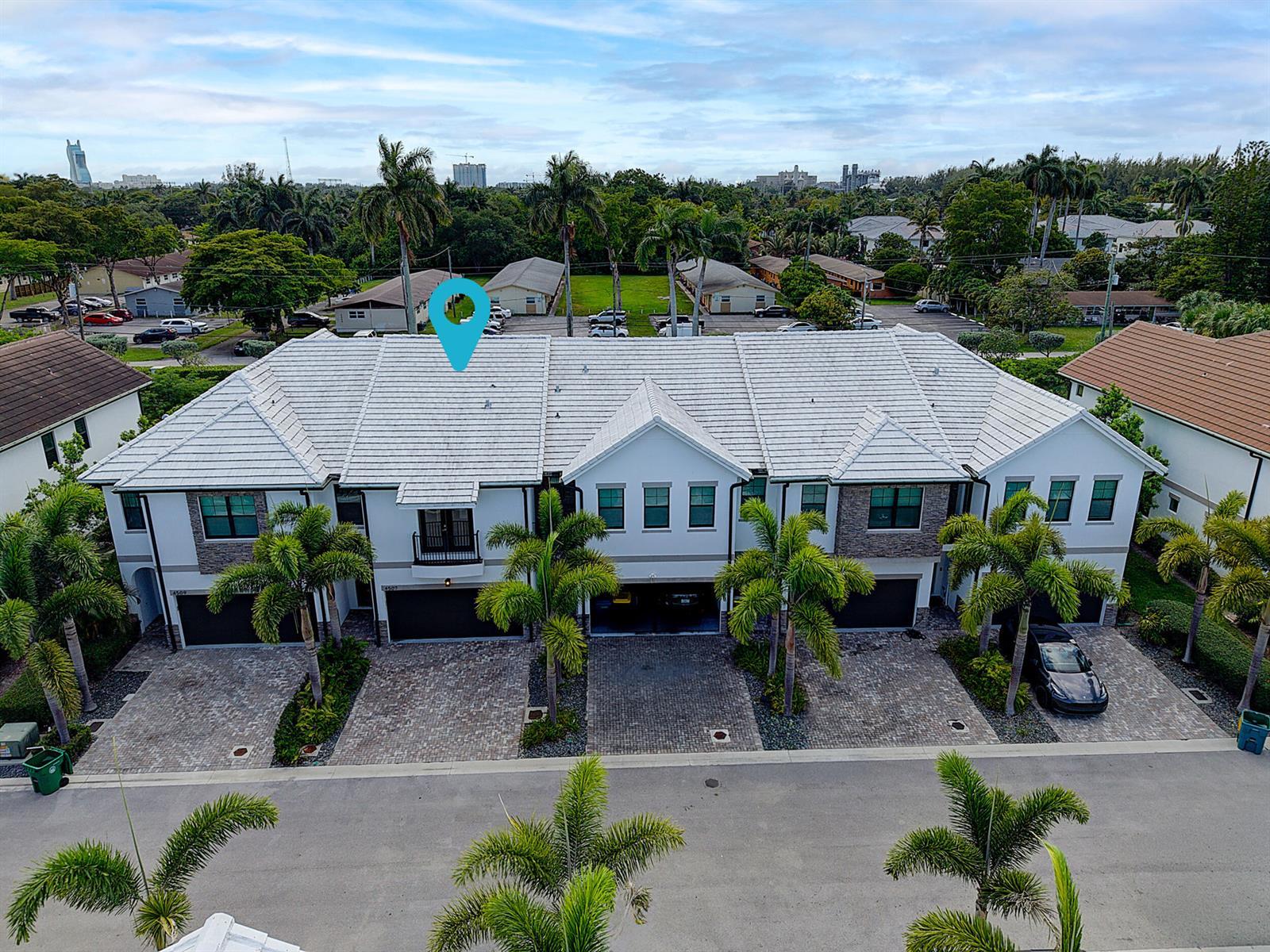 4507 E Aqua Bella Lane, Fort Lauderdale FL 33312 photo 2