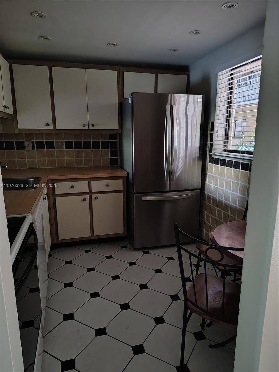 8635 NW 8th St # 116, Miami FL 33126 photo 5