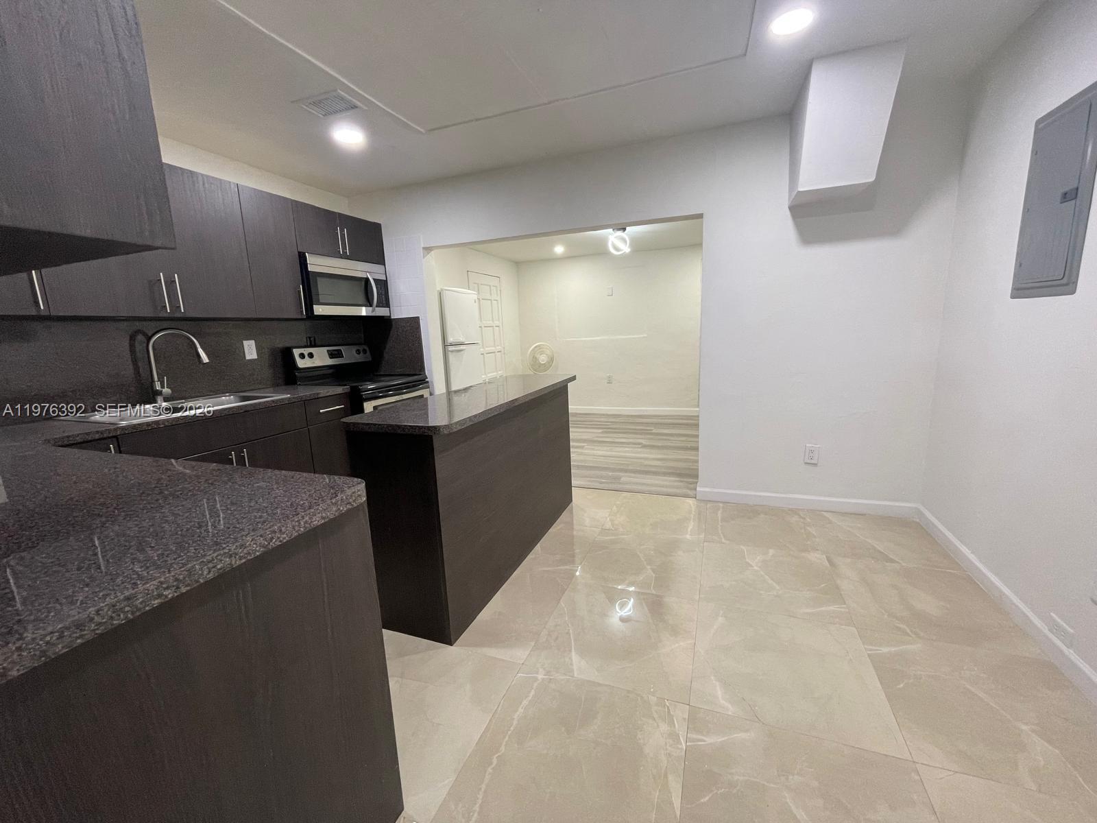 10415 NW 35th Ave, Miami FL 33147 photo 4