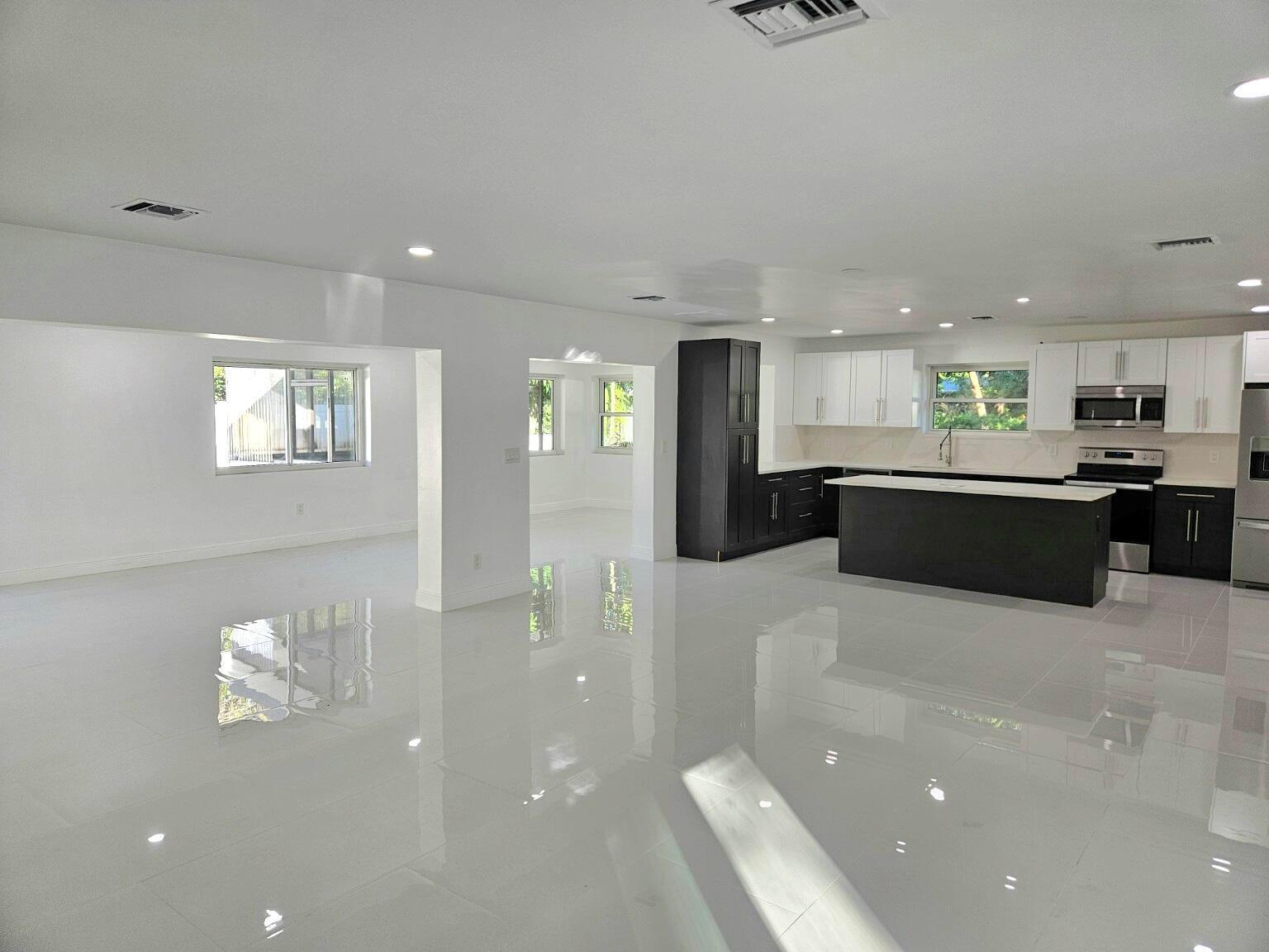 1124 Yale Drive, Hollywood FL 33021 photo 2