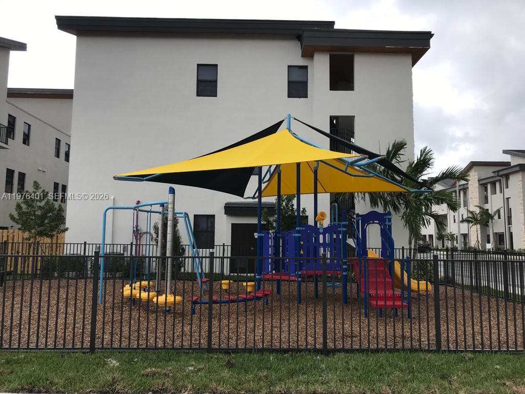 10431 NW 82nd St # 5, Doral FL 33178 photo 2