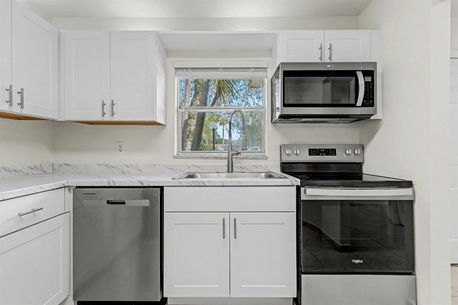 437 SW Natura Avenue # F, Deerfield Beach FL 33441 photo 2