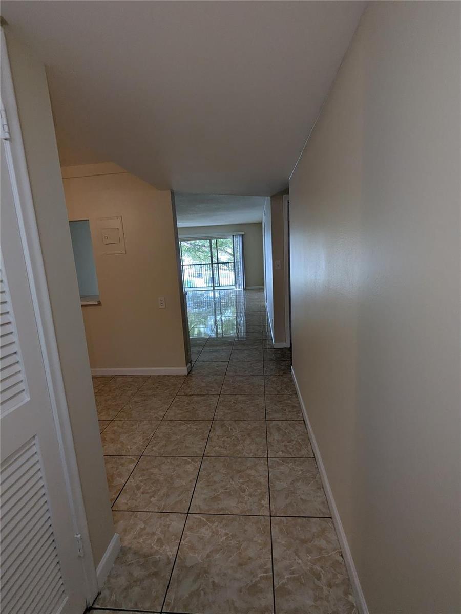 9800 Hollybrook Lake Drive # 303, Pembroke Pines FL 33025 photo 5