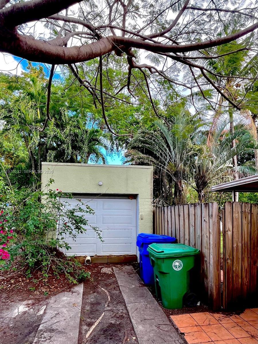 901 NW 10th Ct, Miami FL 33136 photo 3
