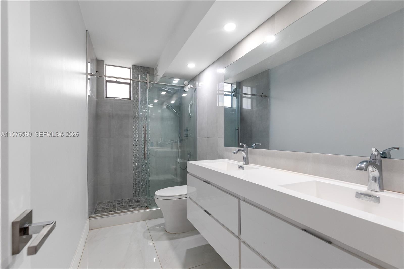 2500 Parkview Dr # 1121, Hallandale Beach FL 33009 photo 3