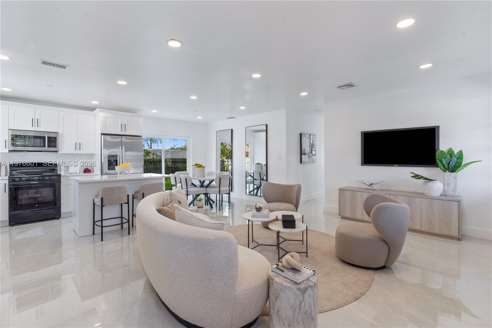 1360 SW 6th Ter, Deerfield Beach FL 33441 photo 2