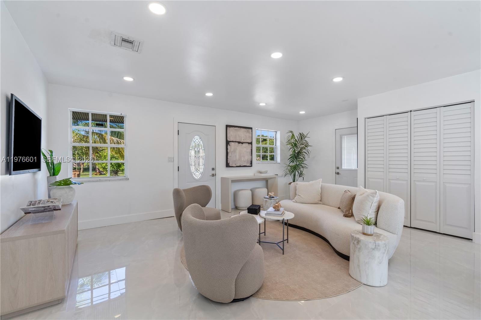 1360 SW 6th Ter, Deerfield Beach FL 33441 photo 3