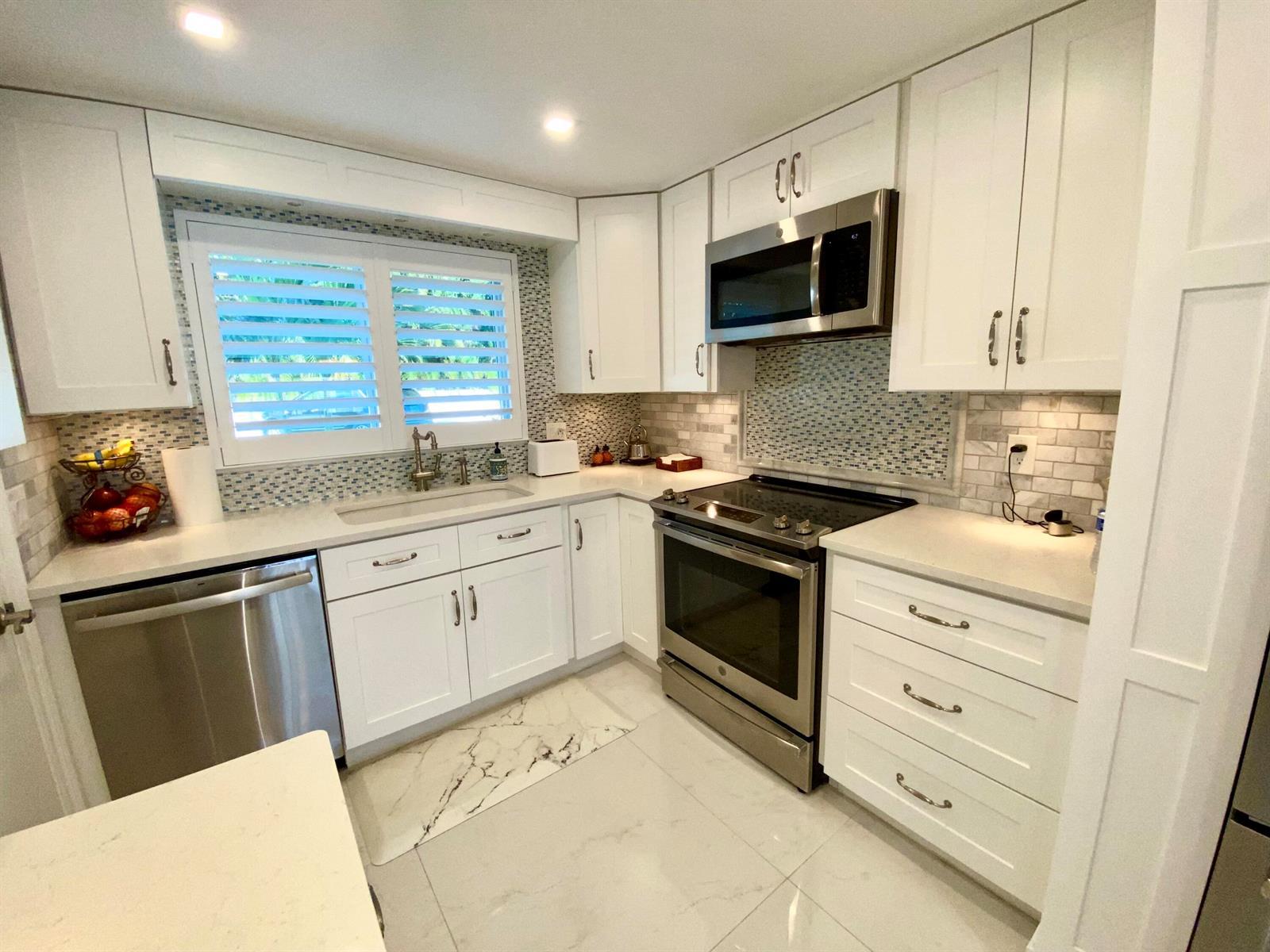 331 Tequesta Drive # 118, Tequesta FL 33469 photo 2