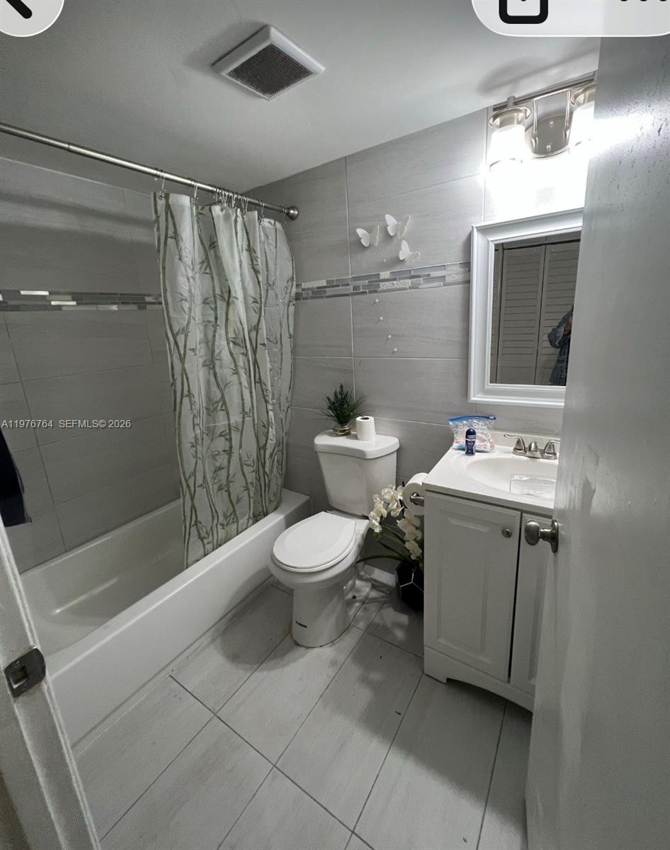 851 NE 207th Ter # 103, Miami FL 33179 photo 2