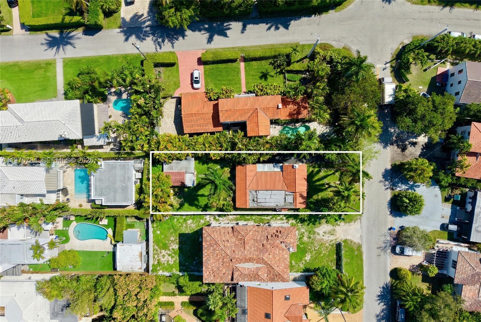 515 W 30th St, Miami Beach FL 33140 photo 2