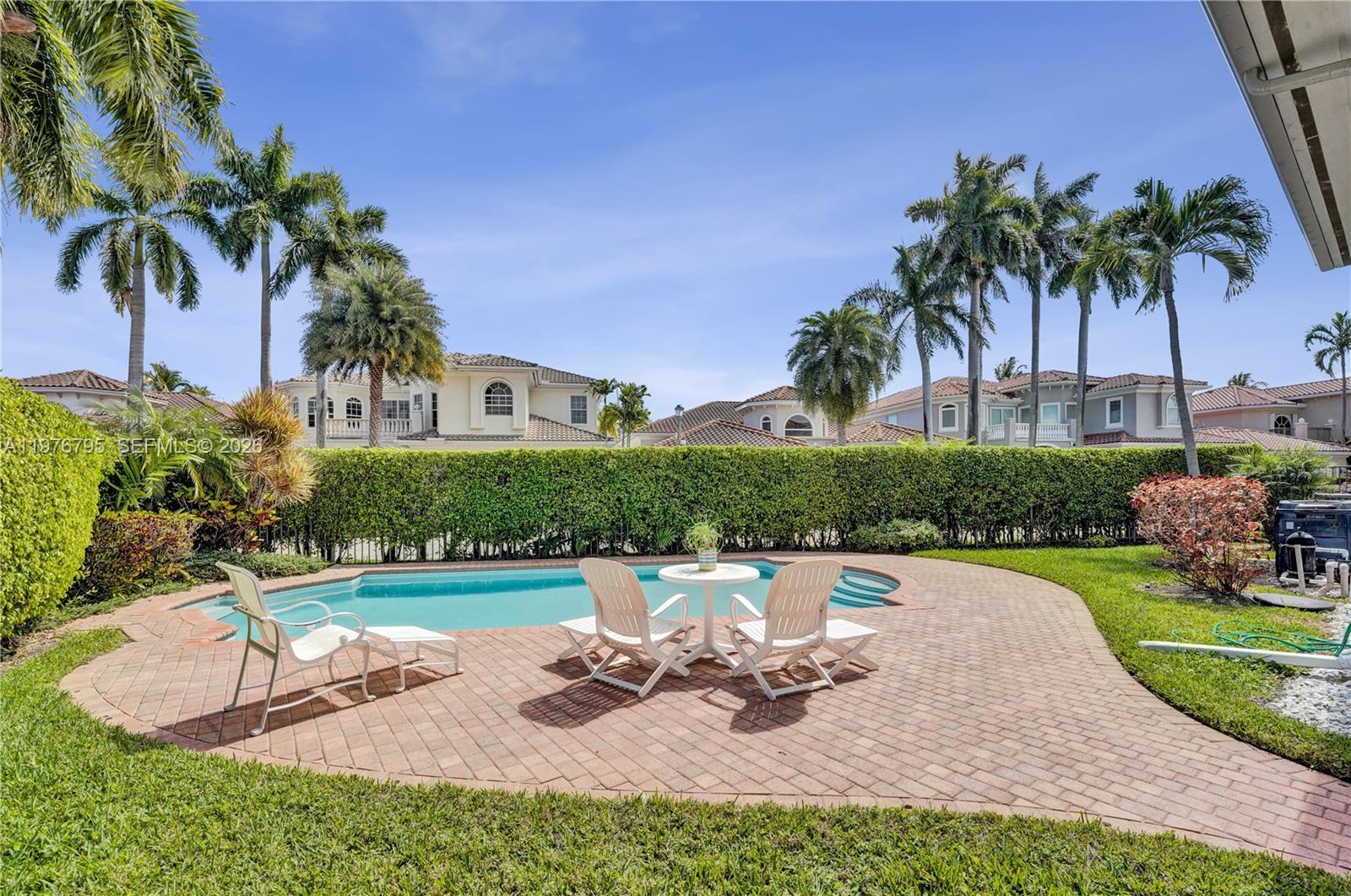 901 Manatee Way, Hollywood FL 33019 photo 4