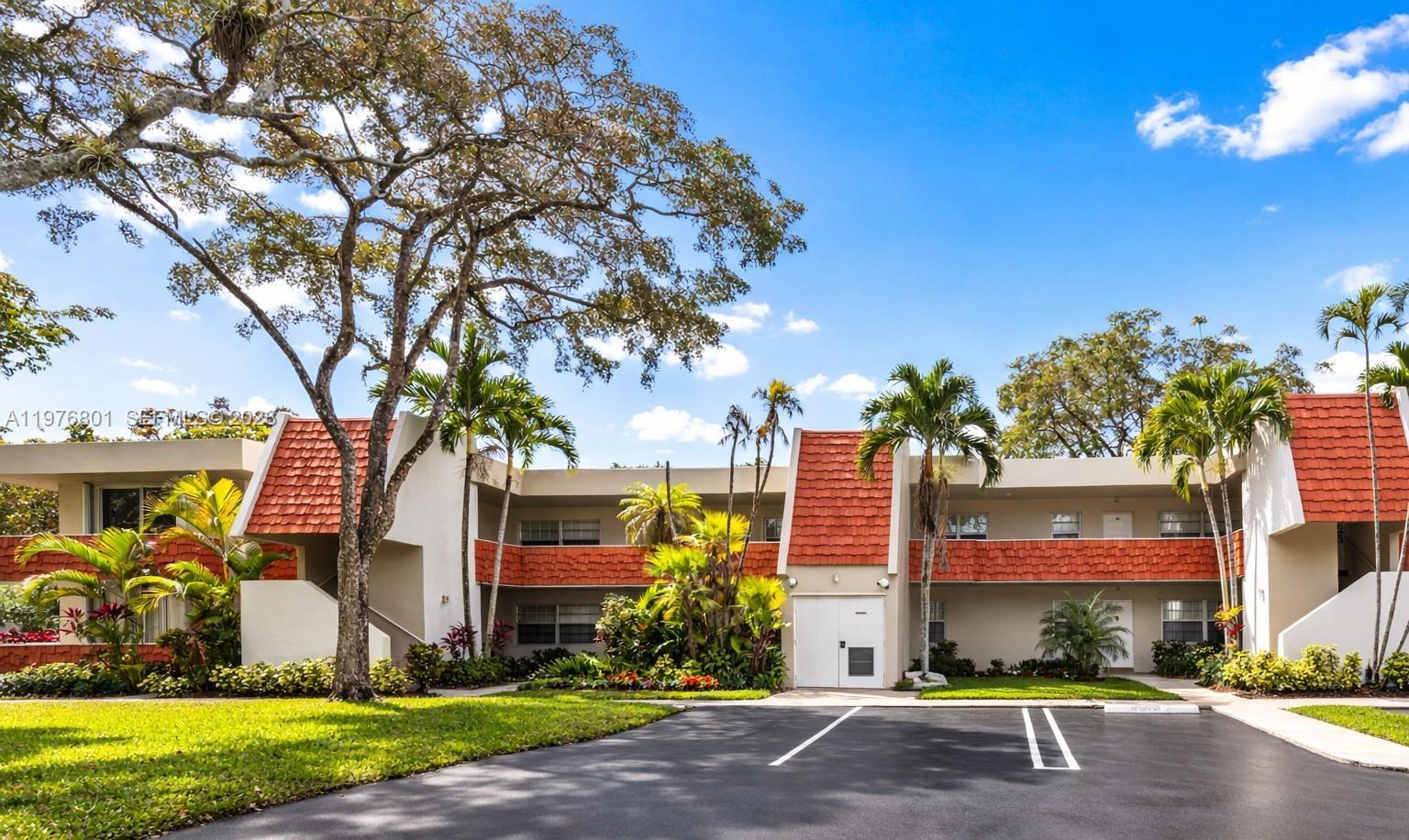 823 Cypress Blvd # 204, Pompano Beach FL 33069