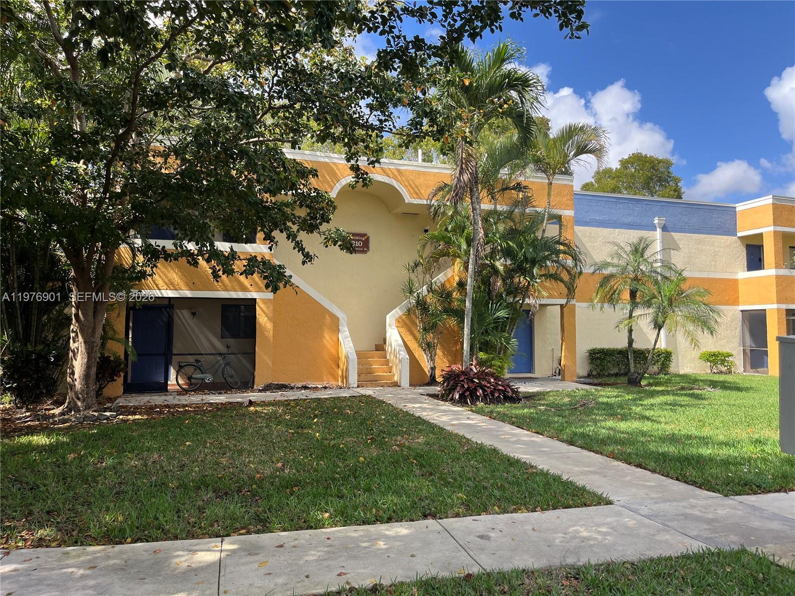 183 Lakeview Dr # 203, Weston FL 33326 photo 2