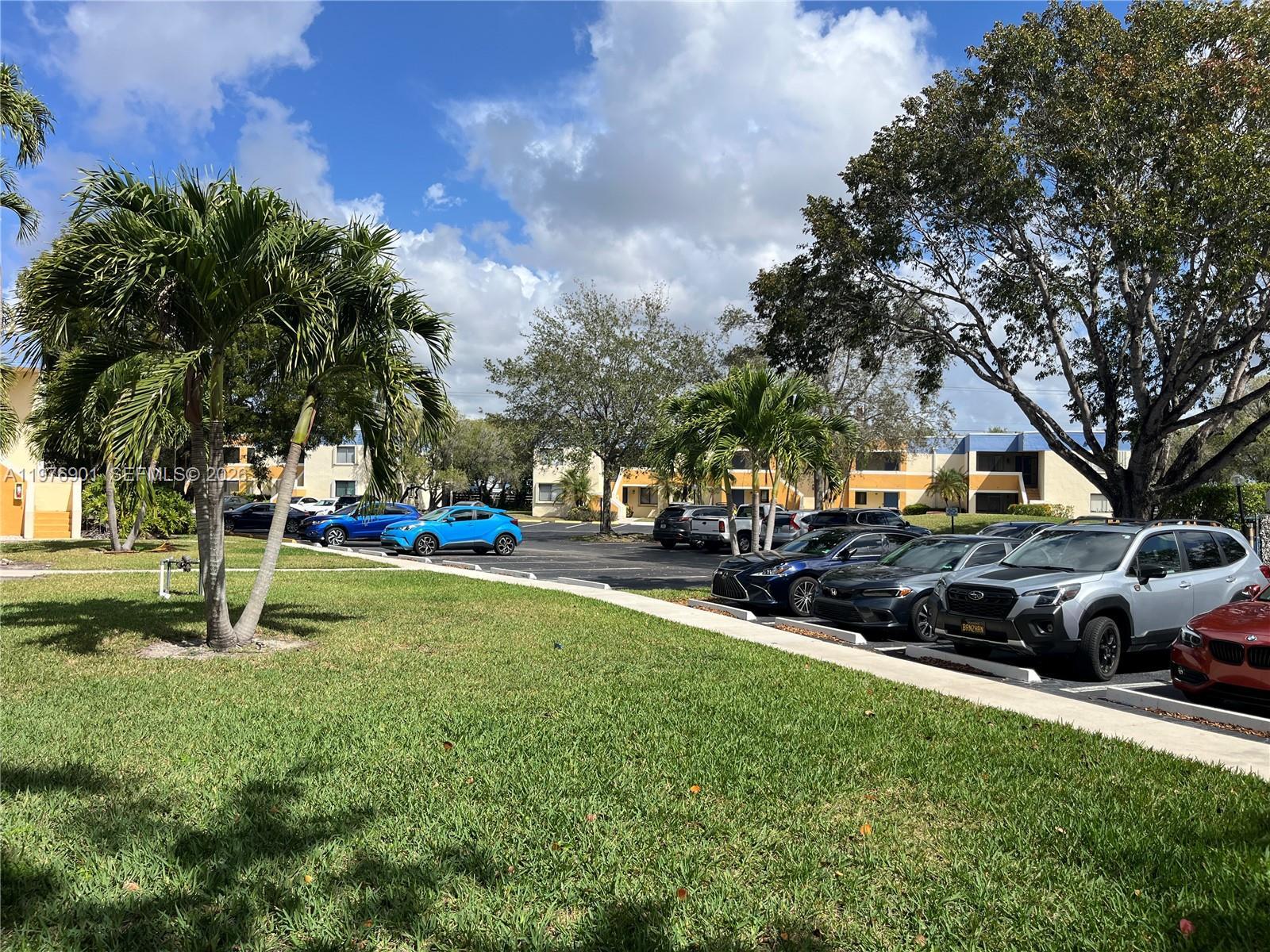 183 Lakeview Dr # 203, Weston FL 33326 photo 5