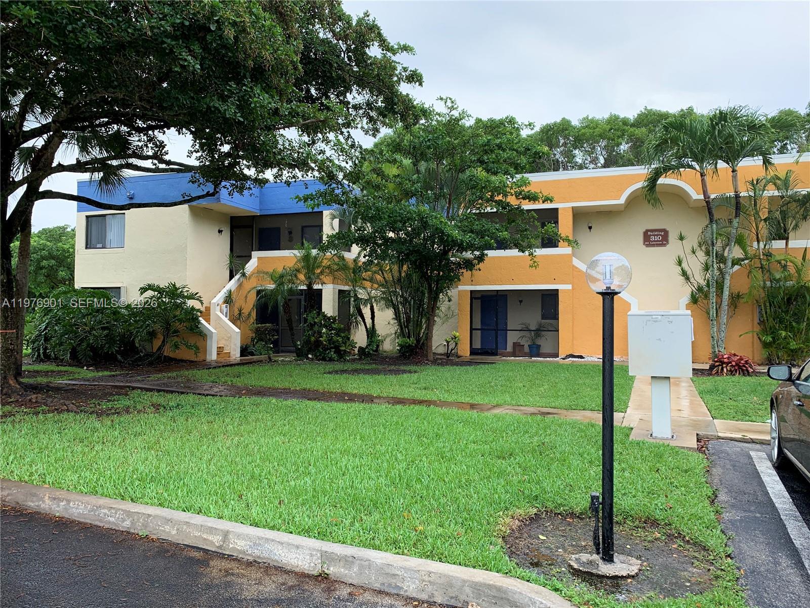 183 Lakeview Dr # 203, Weston FL 33326 photo 4