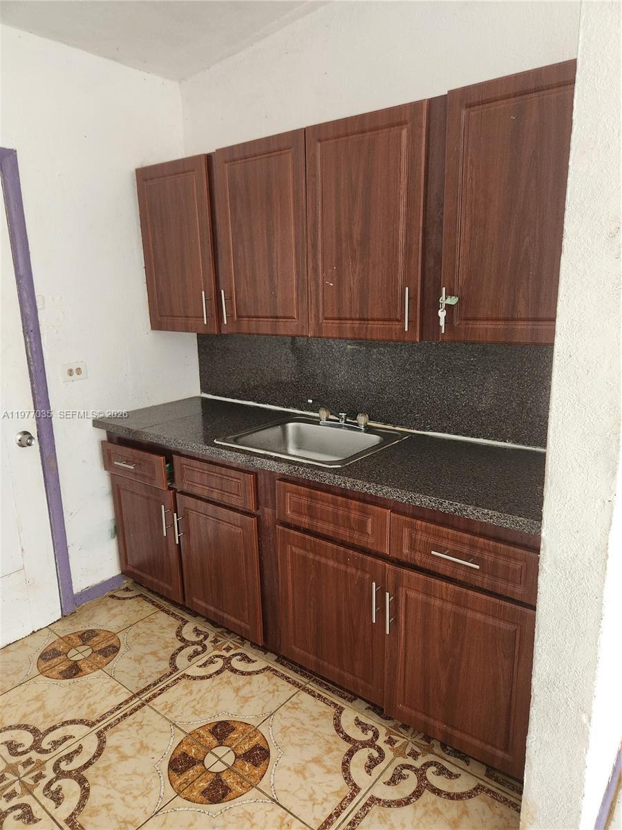 6950 NW 6th Ct # 1, Miami FL 33150 photo 5