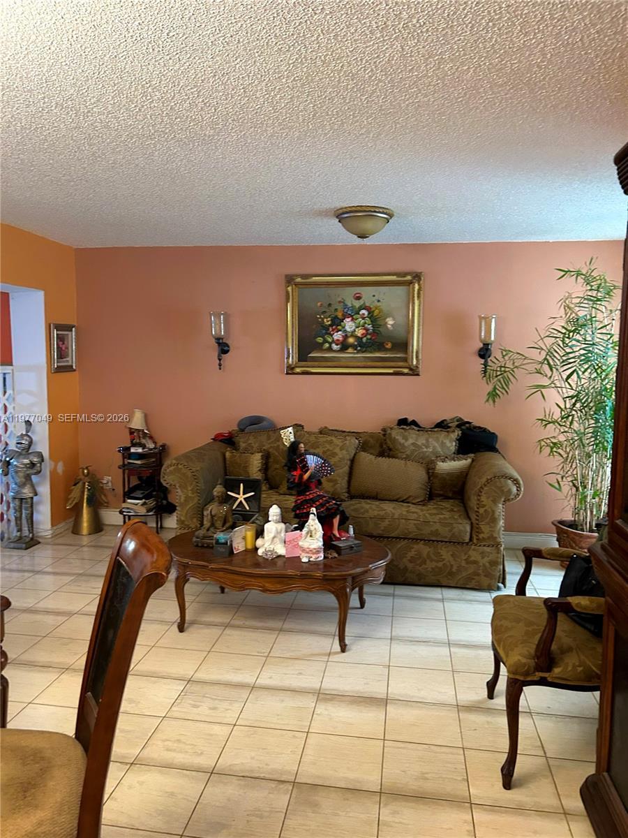 11219 SW 33rd Circle PL, Miami FL 33165 photo 4