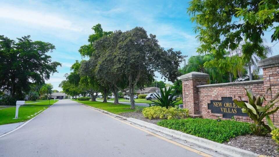 7410 SW 15th Street, Plantation FL 33317 photo 3