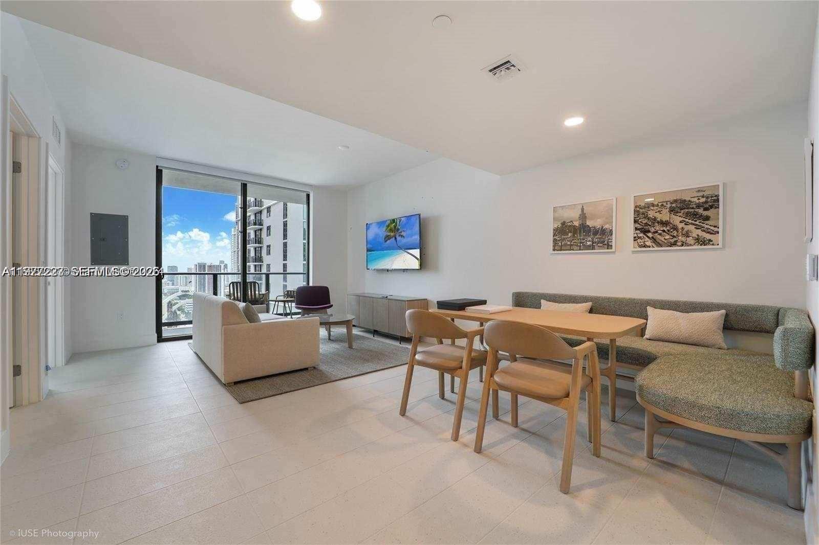 159 NE 6th St # 4113, Miami FL 33132 photo 4