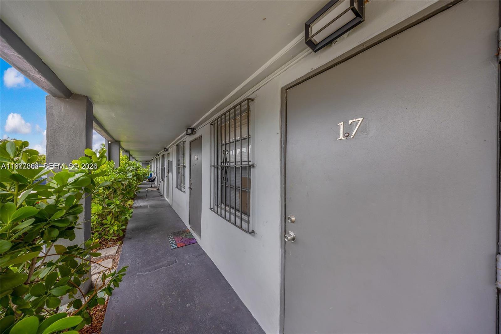 5807 SW 25th St # 18, West Park FL 33023 photo 3