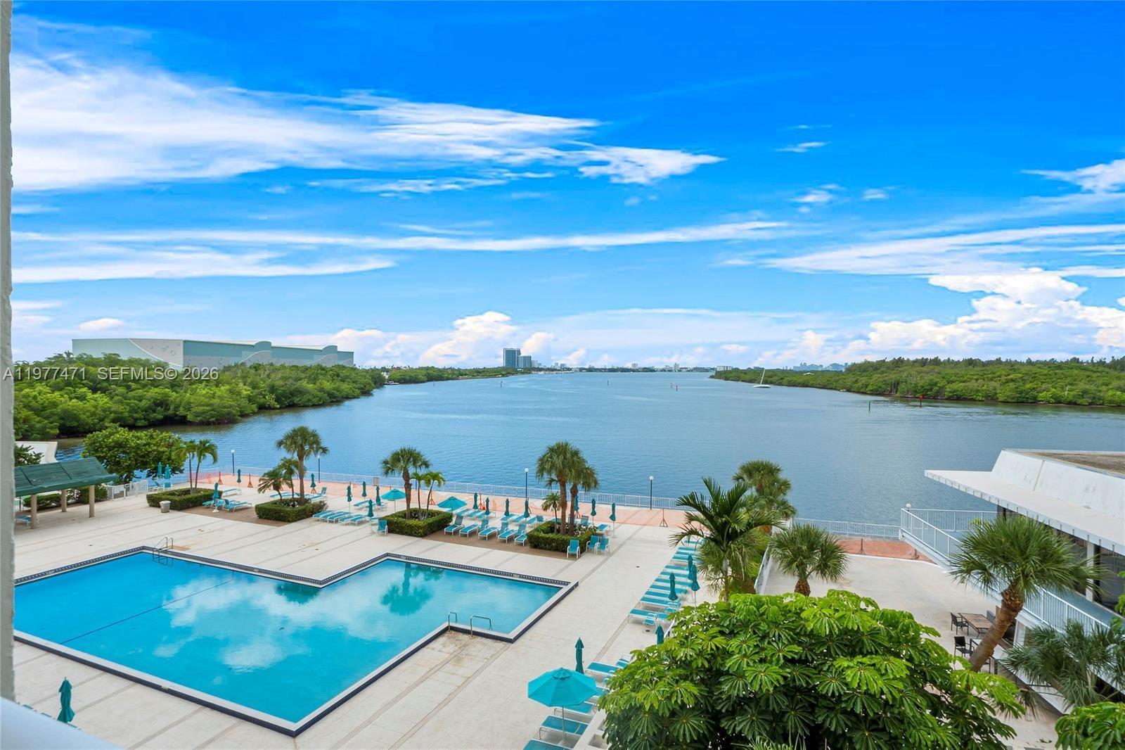 300 Bayview Dr # 509, Sunny Isles Beach FL 33160