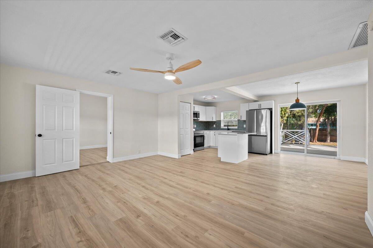 2585 Lorraine Court, North Palm Beach FL 33403 photo 3