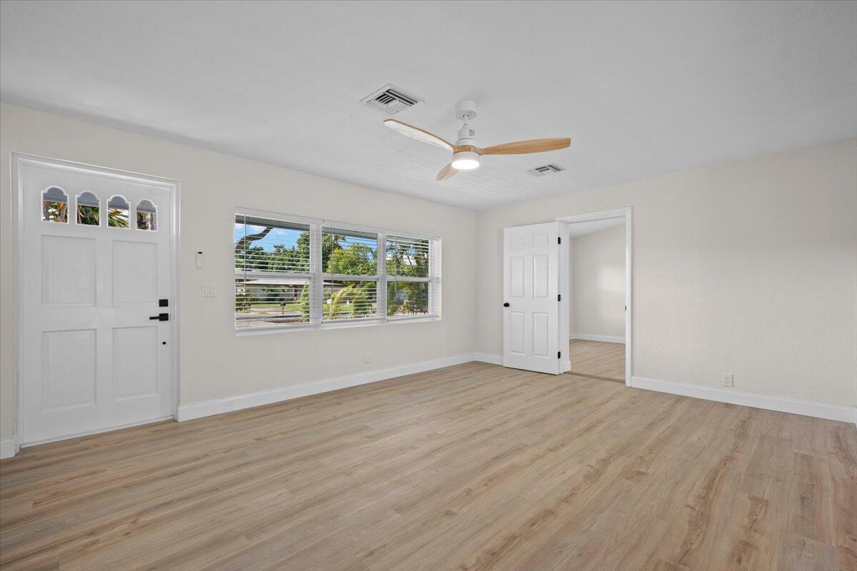 2585 Lorraine Court, North Palm Beach FL 33403 photo 5
