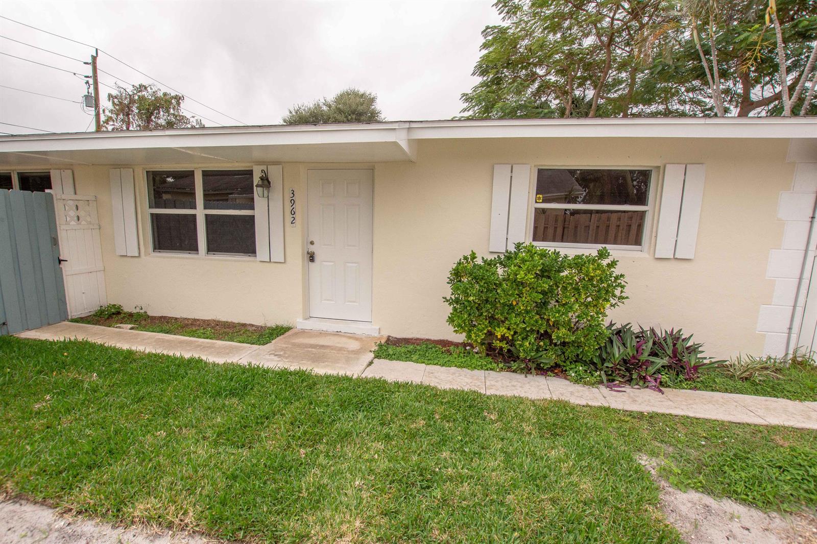 3962 Roan Court W, West Palm Beach FL 33403