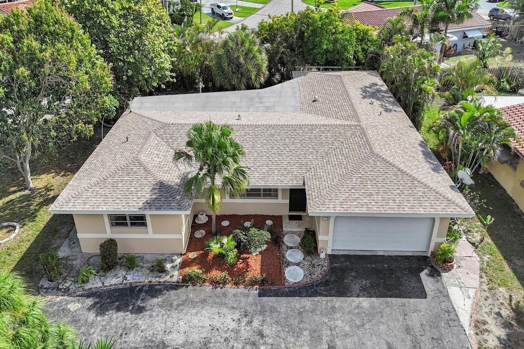 1004 SE 11th Street, Deerfield Beach FL 33441 photo 2