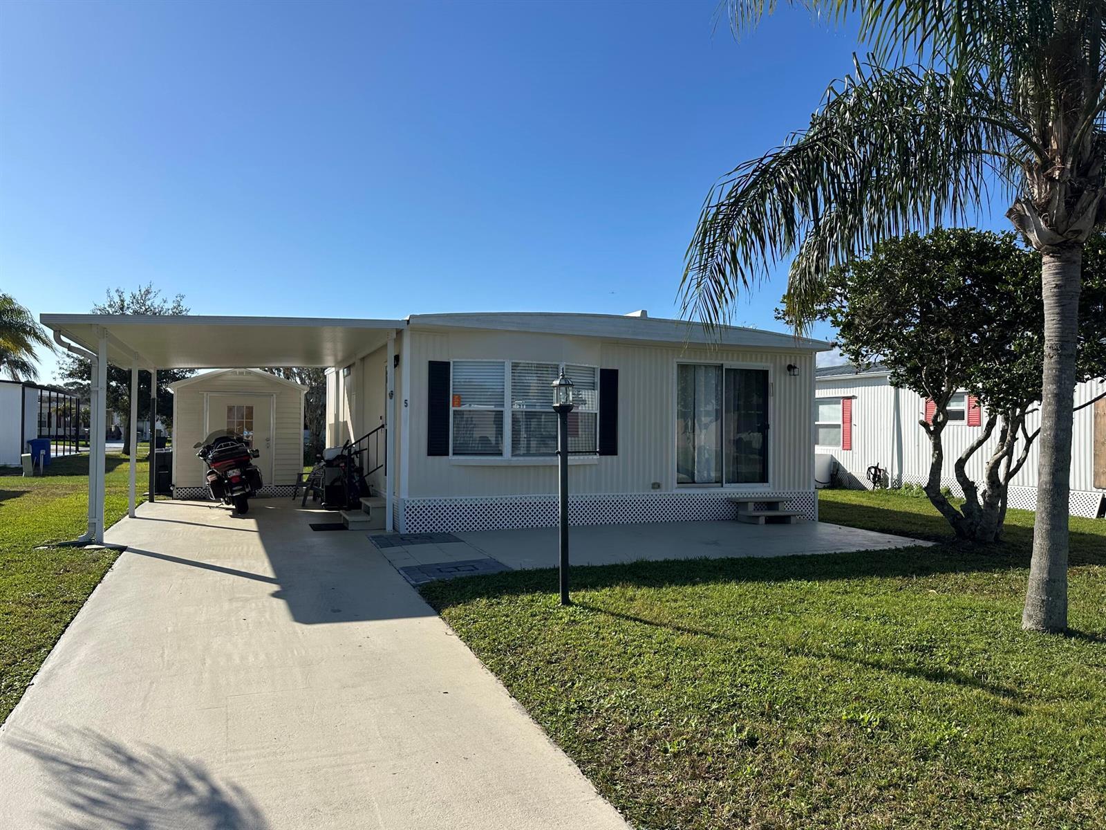 5 Universidad Lane, Port St. Lucie FL 34952