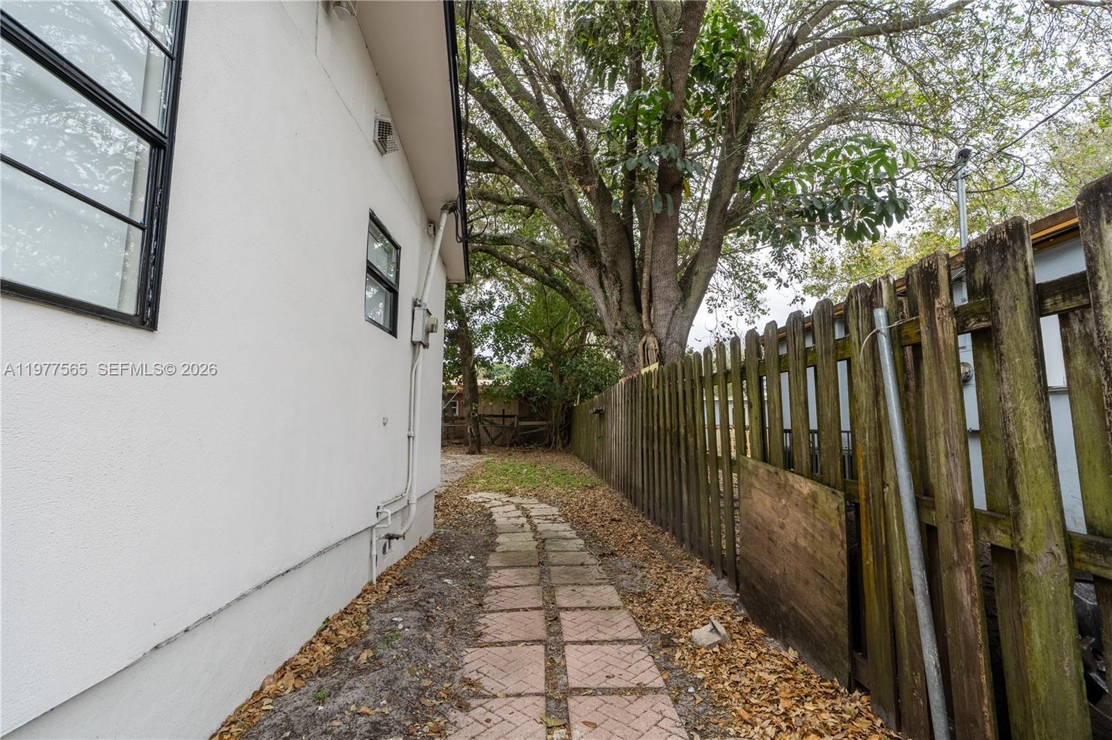 2250 NW 154th St, Miami Gardens FL 33054 photo 2