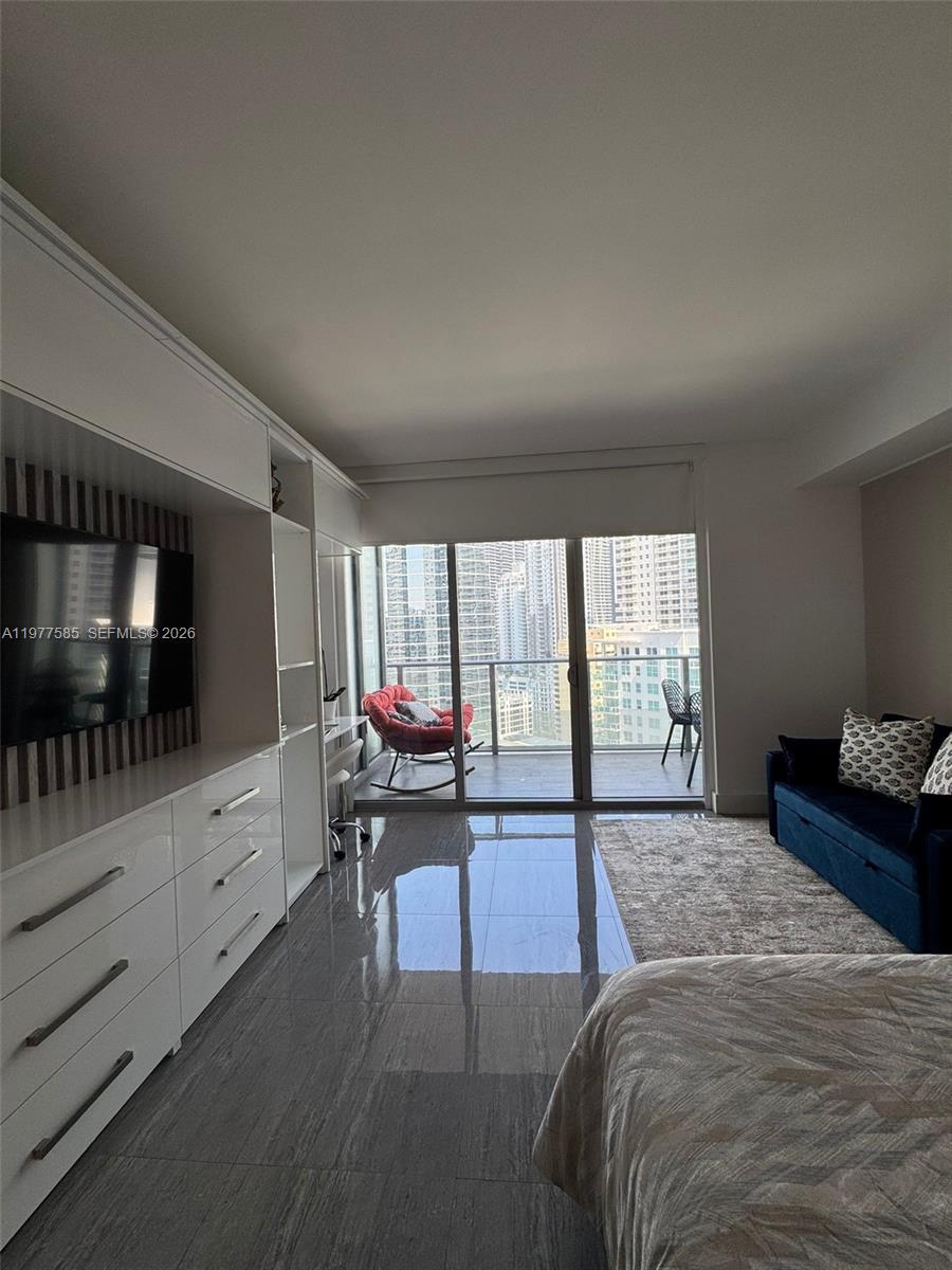 1300 Brickell Bay Dr # 2512, Miami FL 33131 photo 2