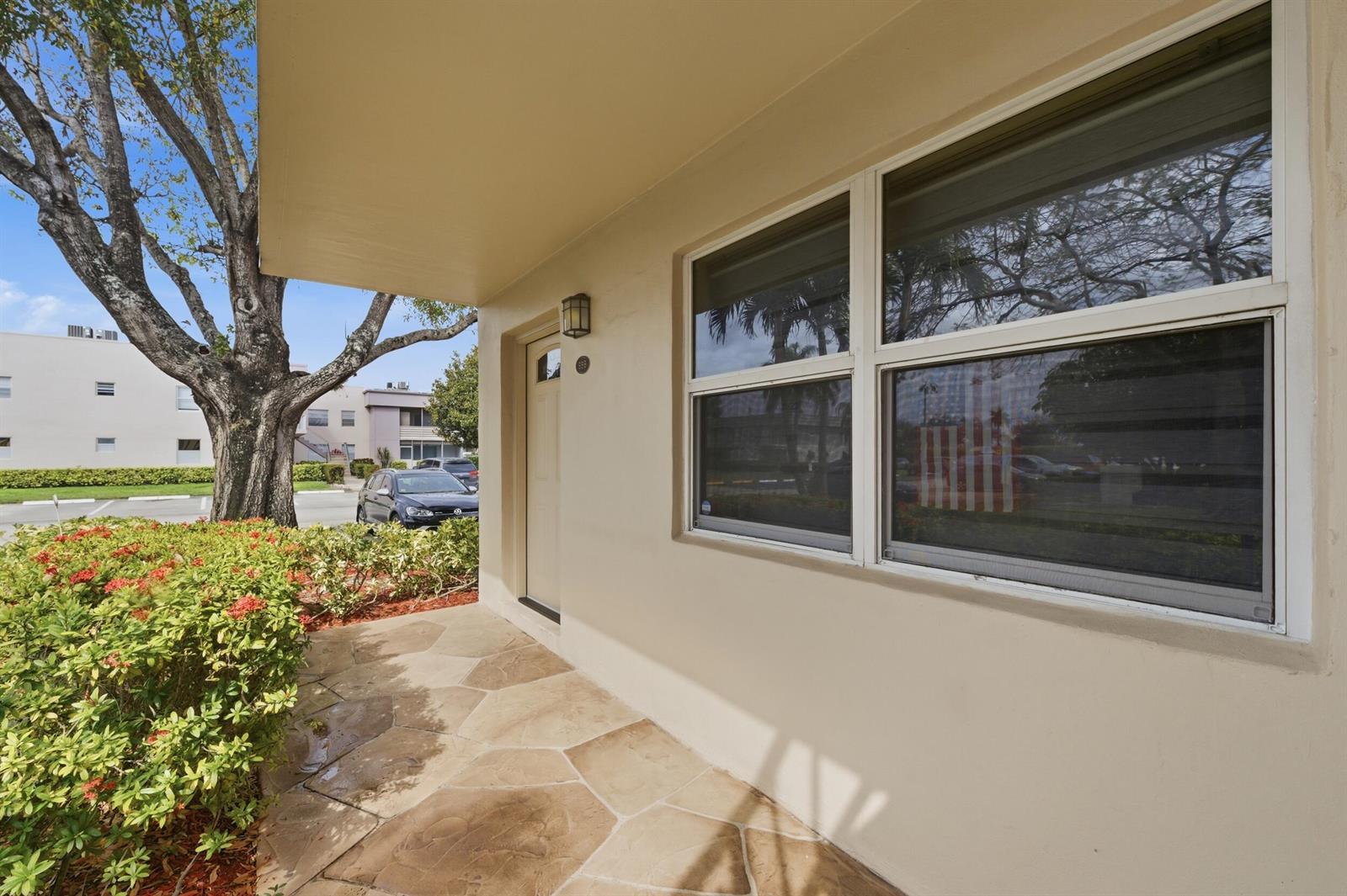 888 Flanders S, Delray Beach FL 33484 photo 2